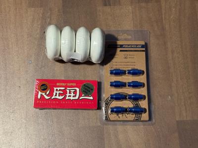 The wheels, bearings and spaccers as they arrived